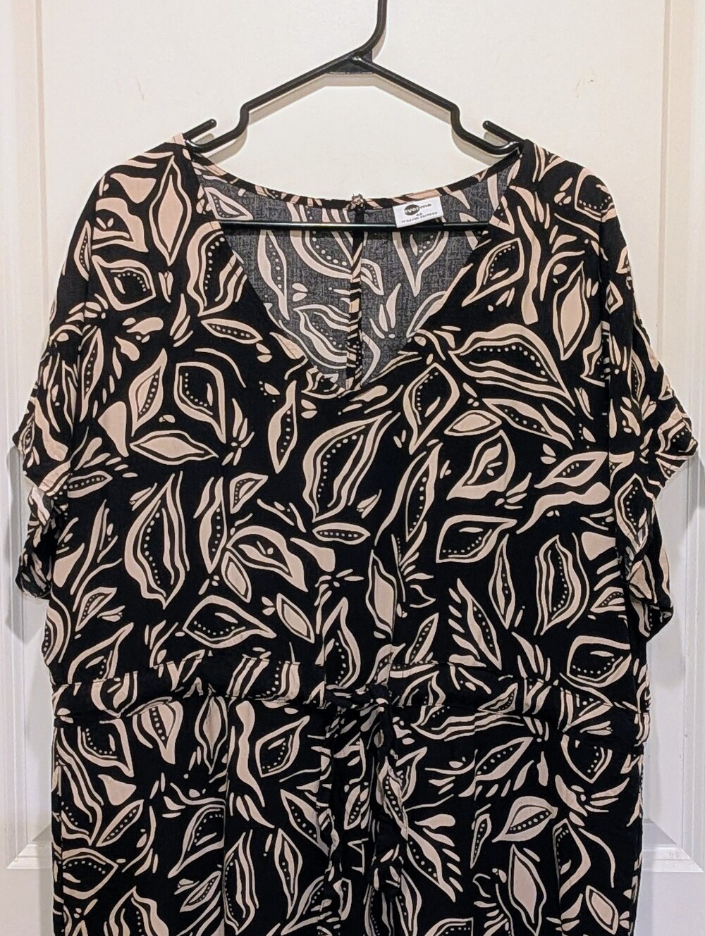 EUC Ever Me 16 Black and Tan Viscose Blend Leaf Print Drawstring Waist Jumpsuit - Picture 2 of 8